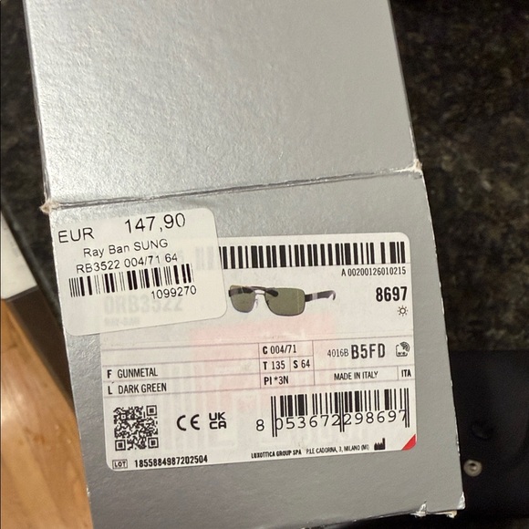 Ray-Ban Classic Black Sunglasses - Picture 8 of 8